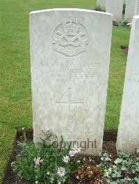 Etaples Military Cemetery - Gurley, C A