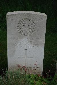 Etaples Military Cemetery - Guthrie, J C