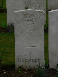 Etaples Military Cemetery - Gwinnell, J