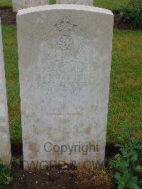 Etaples Military Cemetery - Haddleton, J