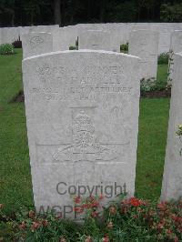 Etaples Military Cemetery - Hadfield, Meyrick Rothwell