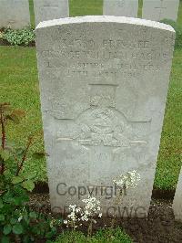 Etaples Military Cemetery - Hague, George William