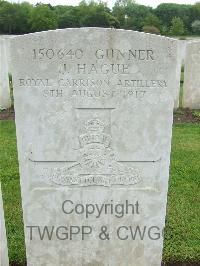 Etaples Military Cemetery - Hague, J