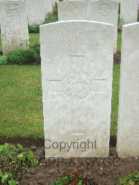 Etaples Military Cemetery - Hain, Stanley