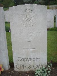 Etaples Military Cemetery - Hales, George Albert