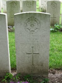 Etaples Military Cemetery - Hall, A S