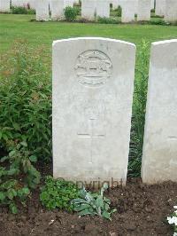 Etaples Military Cemetery - Hall, Clarence Greaterick