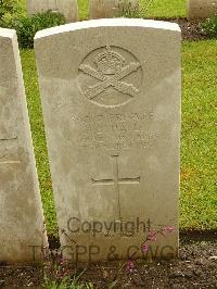 Etaples Military Cemetery - Hall, Henry James