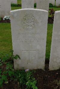 Etaples Military Cemetery - Hall, W