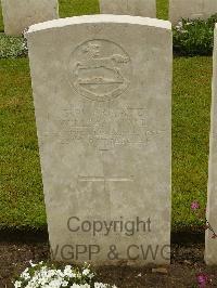Etaples Military Cemetery - Hall, William