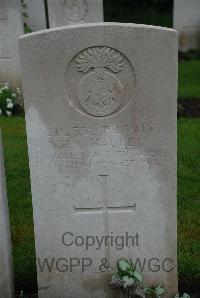 Etaples Military Cemetery - Halley, H V