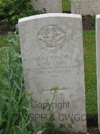 Etaples Military Cemetery - Halliday, A