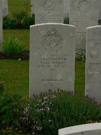 Etaples Military Cemetery - Hallworth, J