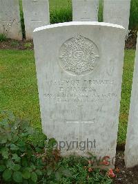 Etaples Military Cemetery - Hambly, Edwin