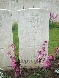 Etaples Military Cemetery - Hamilton, J