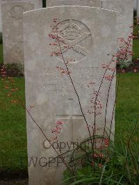Etaples Military Cemetery - Hamilton, Robert