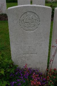Etaples Military Cemetery - Hamilton, Ronald Victor James