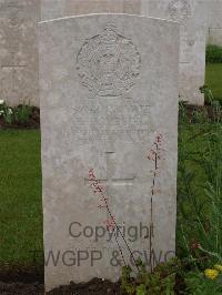 Etaples Military Cemetery - Hampson, Harvey