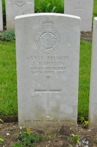 Etaples Military Cemetery - Hampson, J