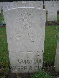 Etaples Military Cemetery - Hancock, Reginald William