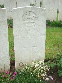 Etaples Military Cemetery - Hanks, Frank