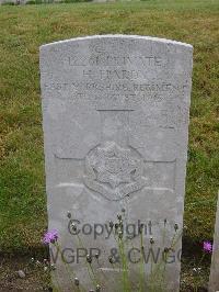 Etaples Military Cemetery - Hardy, H
