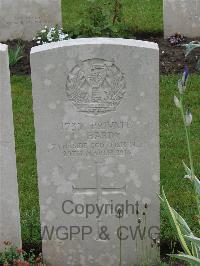 Etaples Military Cemetery - Hardy, L