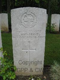Etaples Military Cemetery - Hargreaves, J