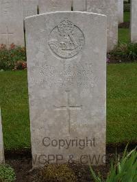 Etaples Military Cemetery - Harkness, W N