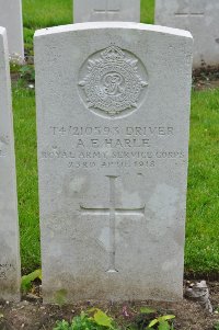 Etaples Military Cemetery - Harle, A E