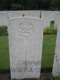 Etaples Military Cemetery - Harpin, J
