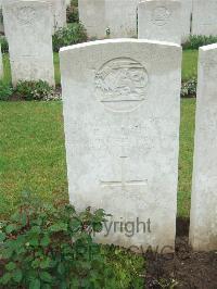 Etaples Military Cemetery - Harrhy, E