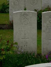 Etaples Military Cemetery - Harris, A