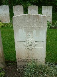 Etaples Military Cemetery - Harris, Arthur Charles