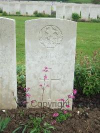 Etaples Military Cemetery - Harris, L
