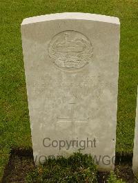 Etaples Military Cemetery - Harris, Robert Walpole