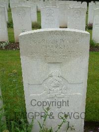 Etaples Military Cemetery - Harris, T