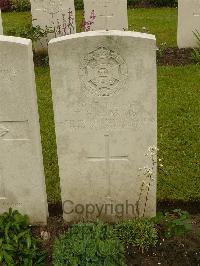 Etaples Military Cemetery - Harris, T H