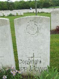 Etaples Military Cemetery - Harrison, J W