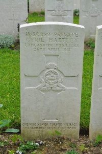 Etaples Military Cemetery - Hartley, Cyril