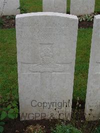 Etaples Military Cemetery - Hartley, James