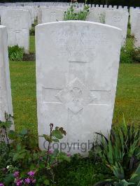 Etaples Military Cemetery - Hastings, D Hill