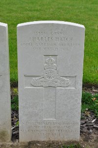 Etaples Military Cemetery - Hatch, Charles