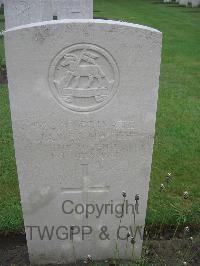 Etaples Military Cemetery - Hatch, James