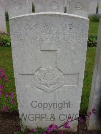 Etaples Military Cemetery - Hatch, Walter