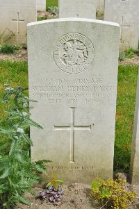 Etaples Military Cemetery - Hatch, William Henry