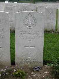 Etaples Military Cemetery - Hatcher, Robert William