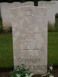Etaples Military Cemetery - Hawkins, W F