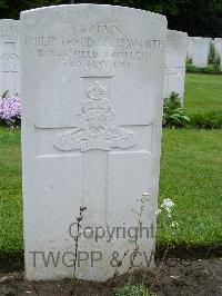 Etaples Military Cemetery - Haworth, Philip Theodore