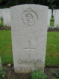 Etaples Military Cemetery - Hayes, Bertram James